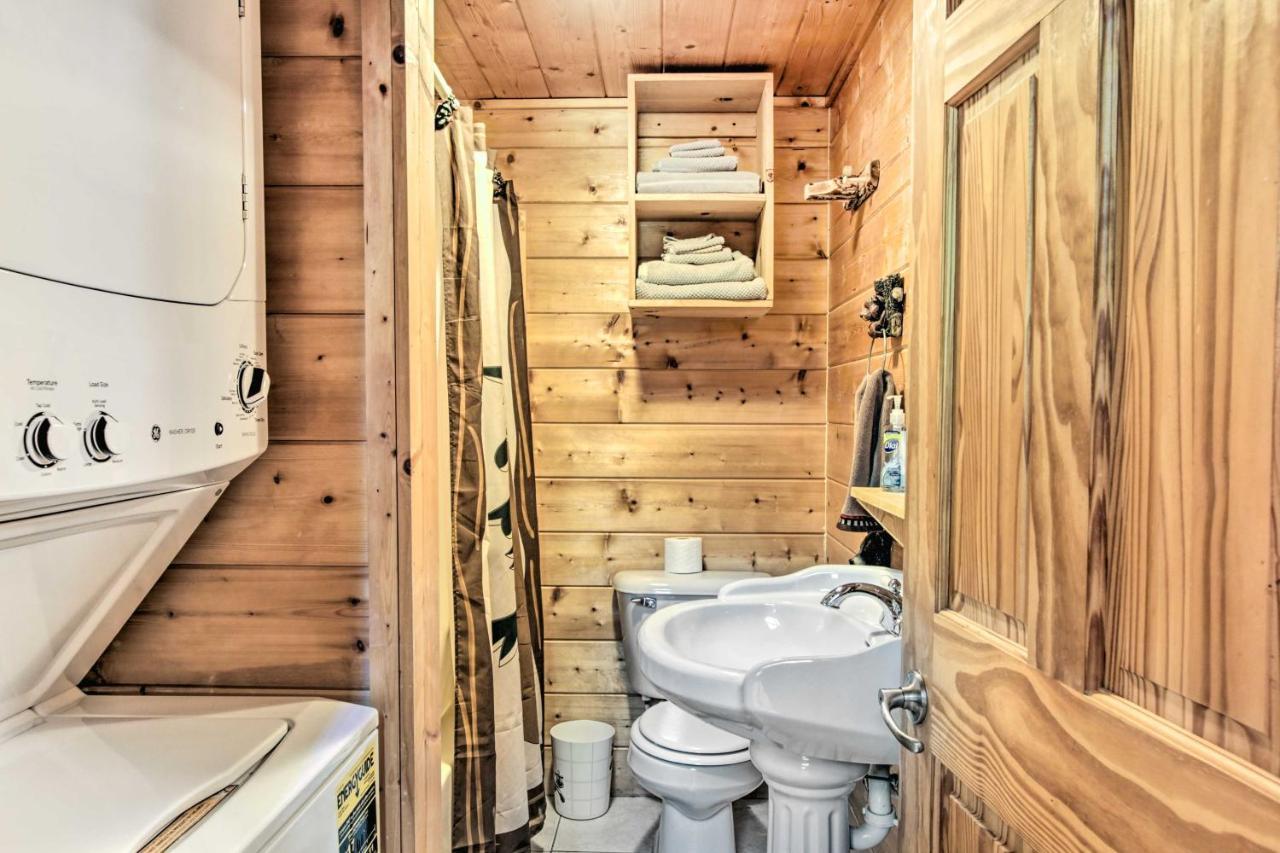 Cabin With Hot Tub And Deck About 12 Mi To Pigeon Forge! Sevierville Kültér fotó