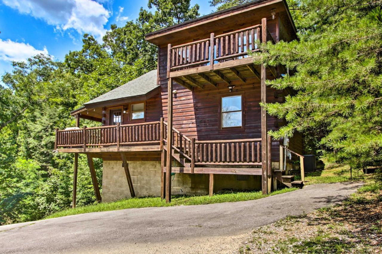 Cabin With Hot Tub And Deck About 12 Mi To Pigeon Forge! Sevierville Kültér fotó