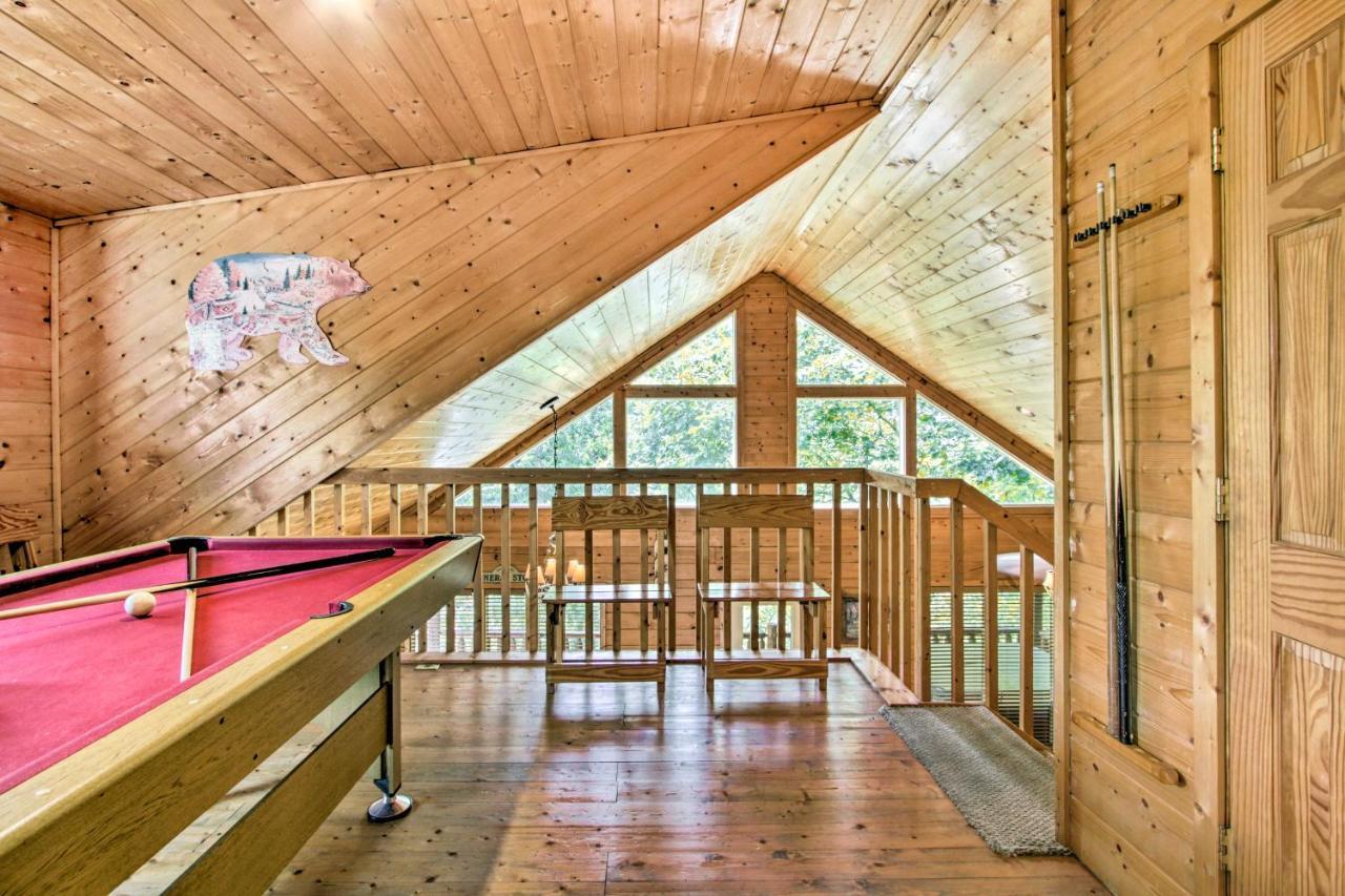 Cabin With Hot Tub And Deck About 12 Mi To Pigeon Forge! Sevierville Kültér fotó